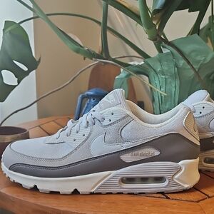Nike Air Max 90 Gray Sneakers